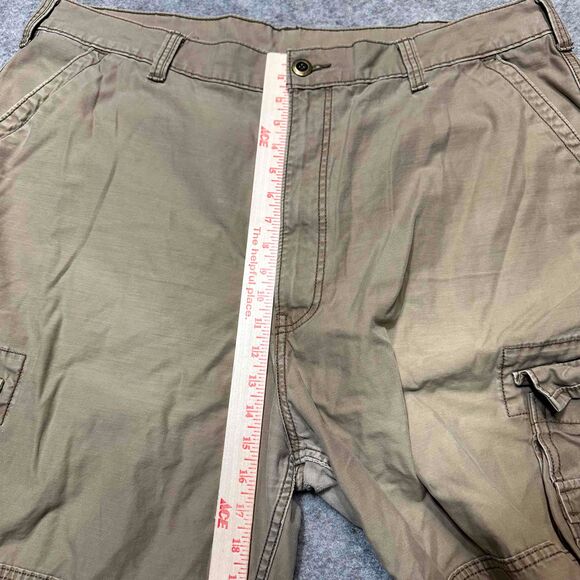 Levi's Men's Multiple Pockets Belt Loops Cargo Shorts Size W42 Khaki Medium Wash - Picture 3 of 7